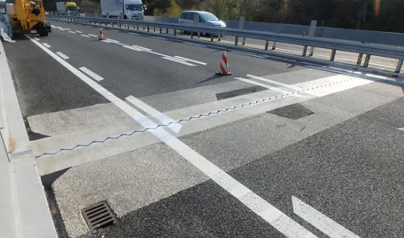 橋梁付属物施設工事