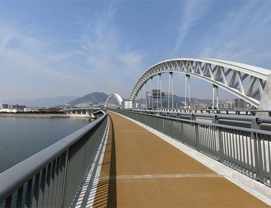 広島南道路添架歩道橋橋面工事 平成26年 3月