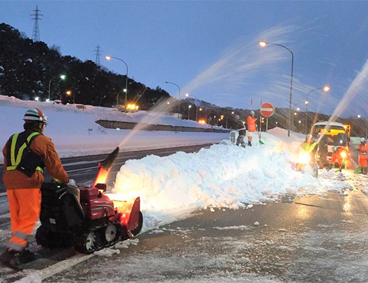 令和3年1月新潟豪雪災害に対する緊急雪氷作業 (2)