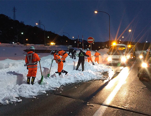 令和3年1月新潟豪雪災害に対する緊急雪氷作業